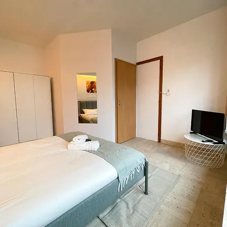 Arlon -