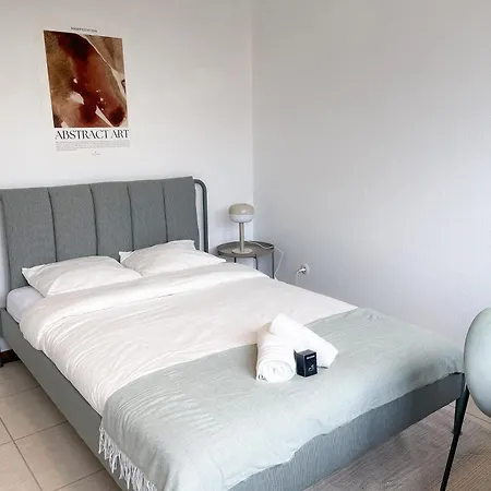 Arlon - *